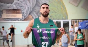 Chris Duarte levanta su primer título con Unicaja Málaga